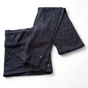 black lululemon knit scarf / wrap